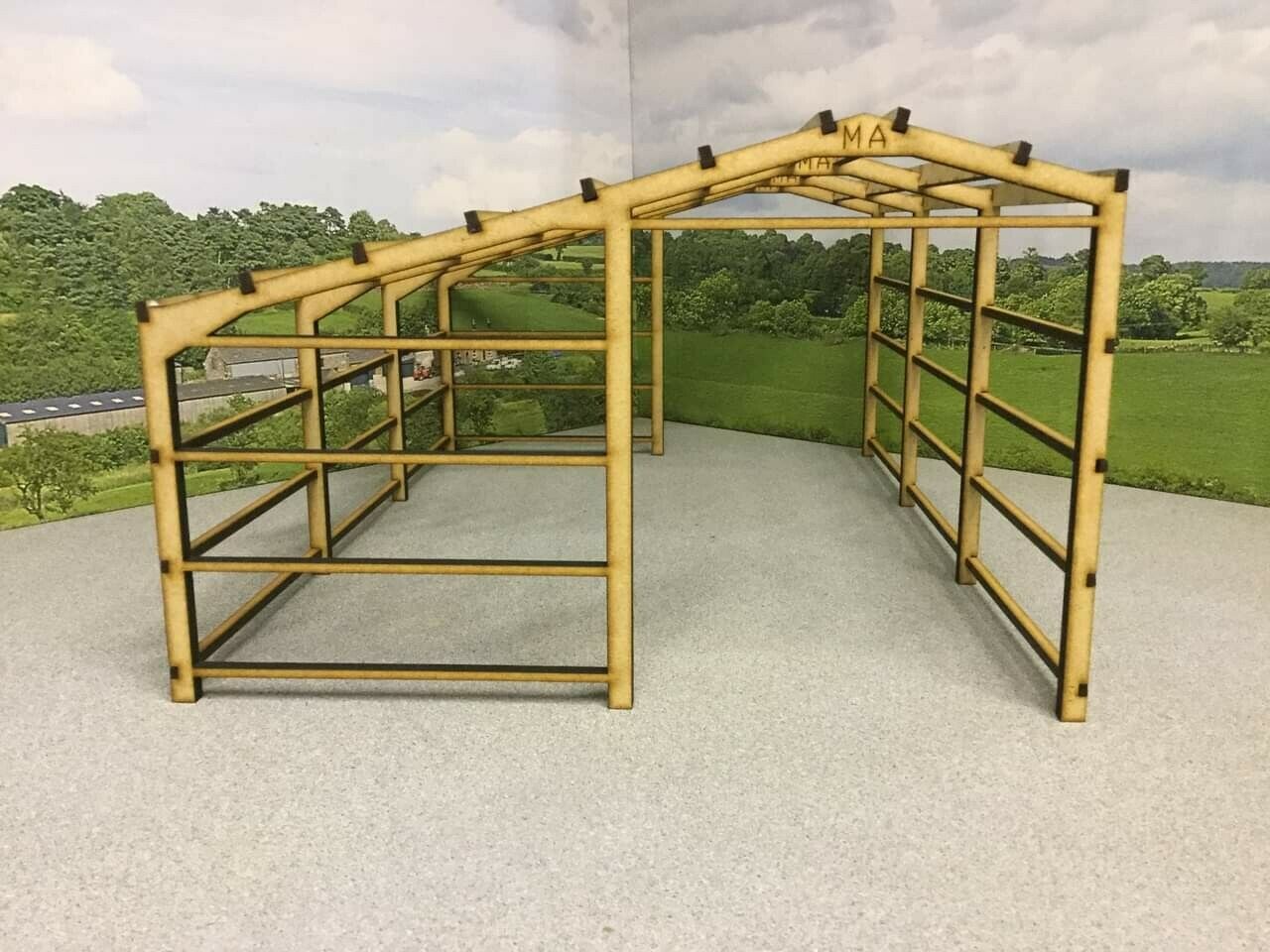 MMB32Shed1016 1:32