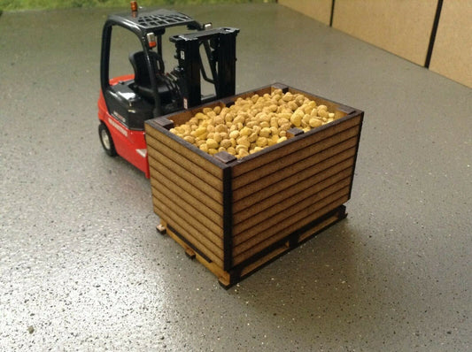 Woody Farm Building. potato boxes 1 ton 1:32, Farm buildings