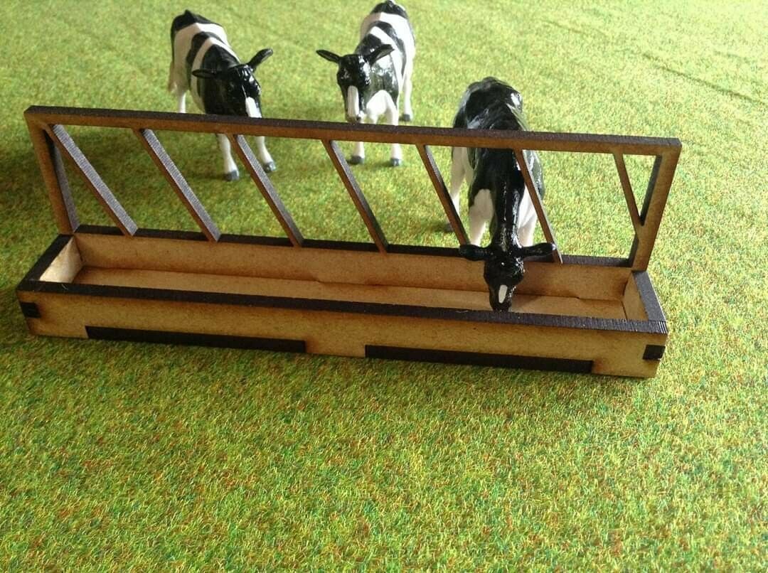 Feed Barrier with trough 1.32 scale pack of 3