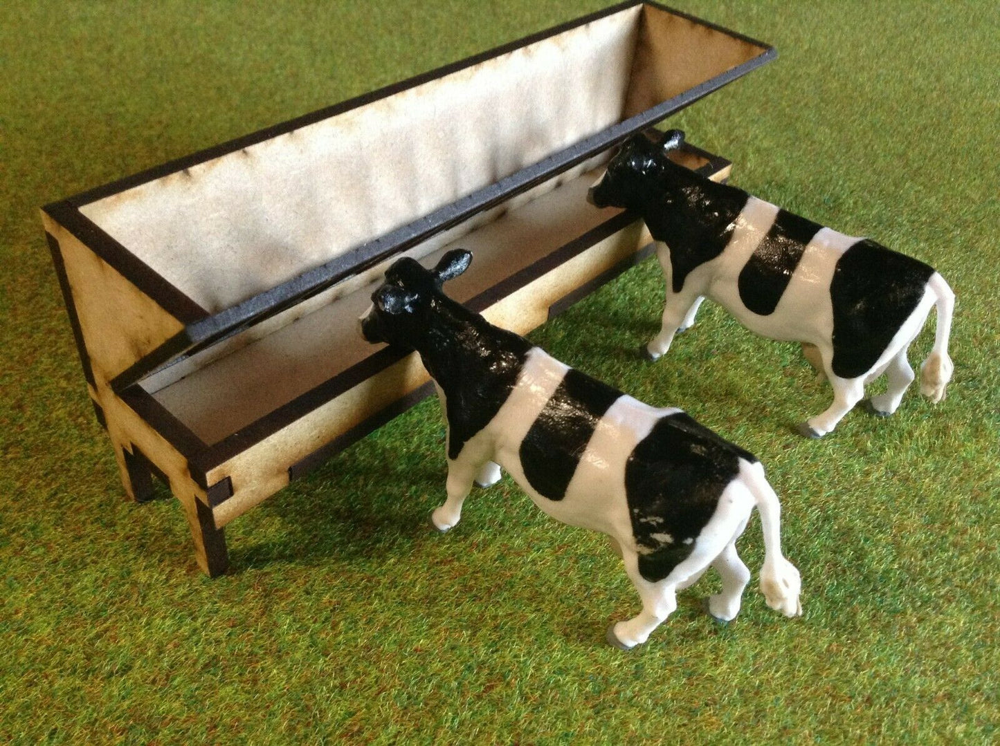 Cattle Feeder 1:32 scale